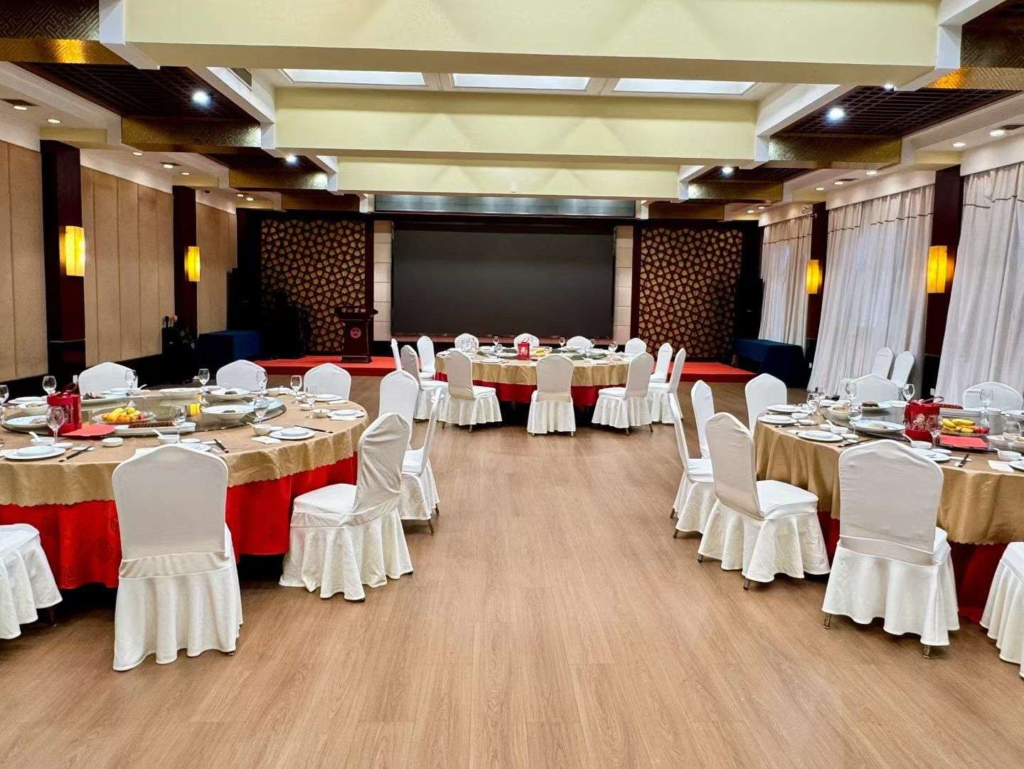 一号厅摆餐 · 稽山宴会大厅